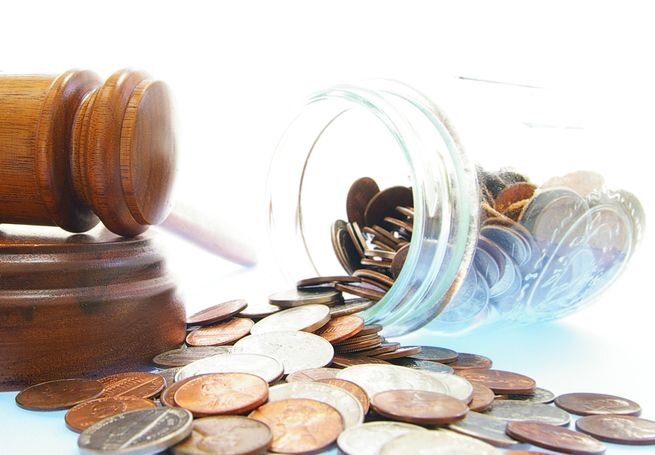 С помощью двух данных процедур можно рассрочить либо погасить любые долги (кредитные, по налогам и сборам, из договоров купли-продажи и т. д.), кроме долгов по: