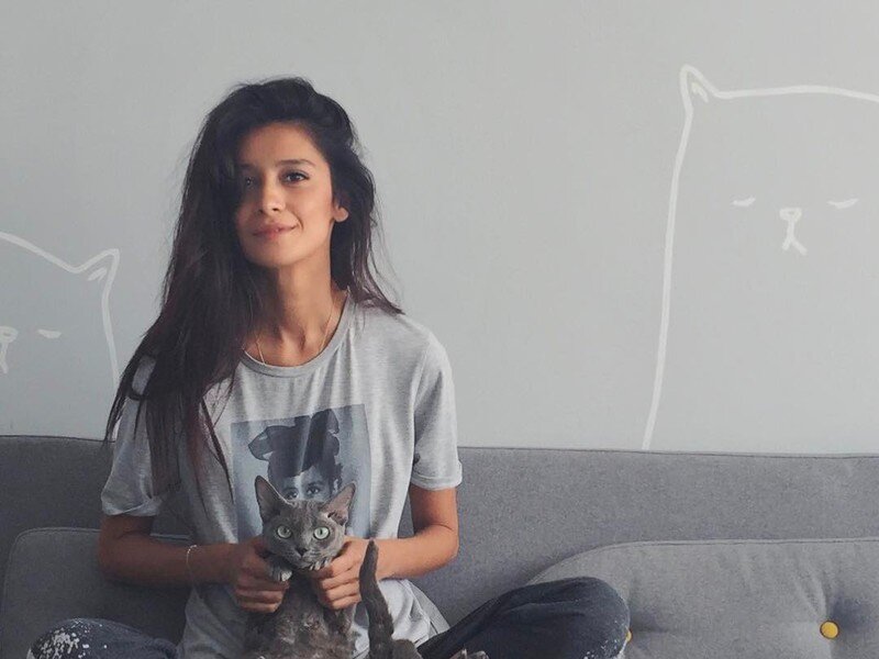 Много-много оттенков серого. Ну а как иначе еще назвать это фото?:)