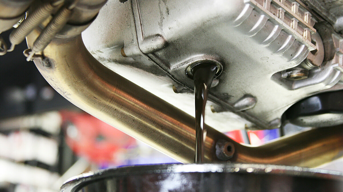 Источник: http://k-servis.org/uslugi-avtoservisa/zamena-masla-v-mkpp-i-akpp