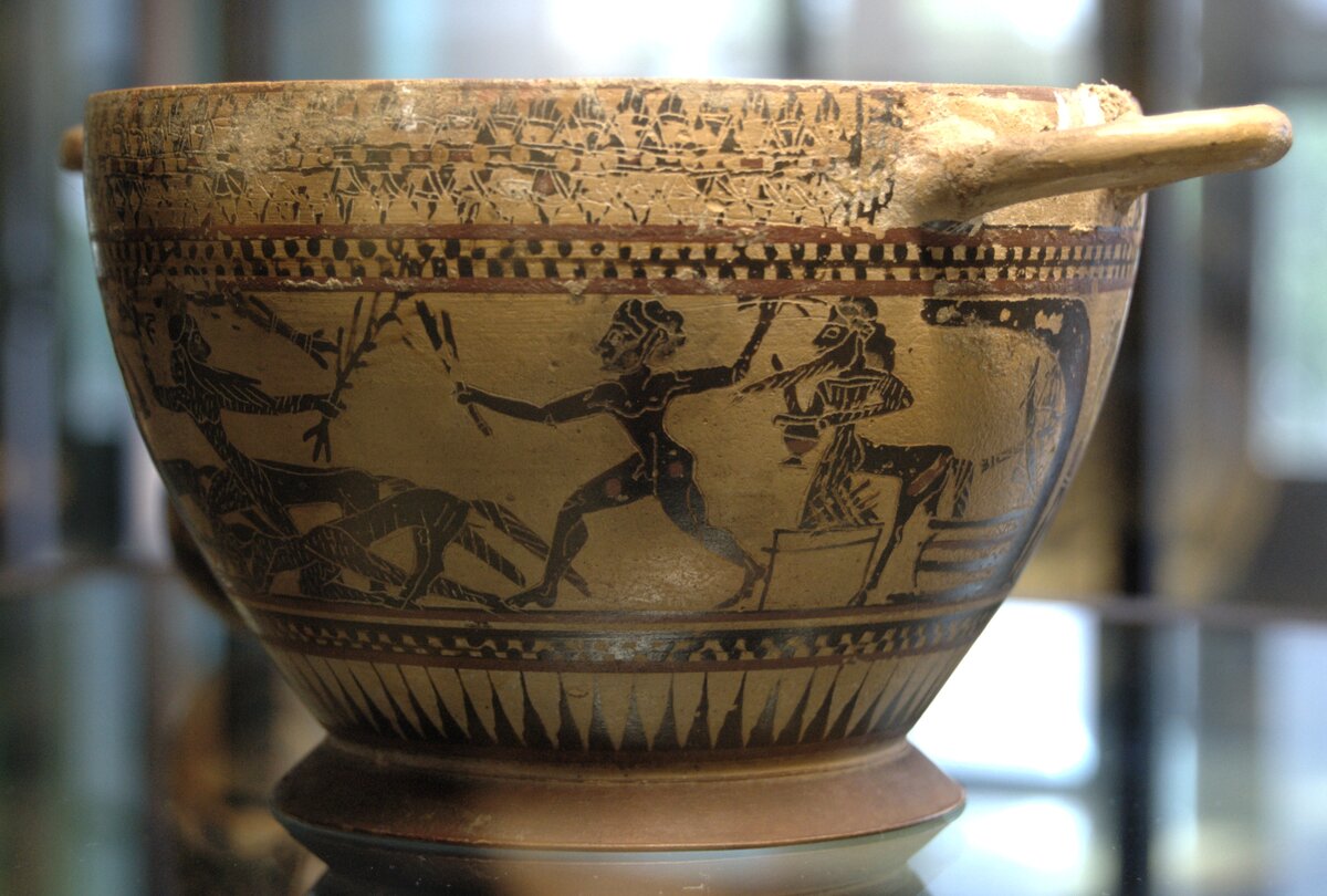 Геракл, Фол и кентавры, ок. 580 г. до н. э. (Лувр) 