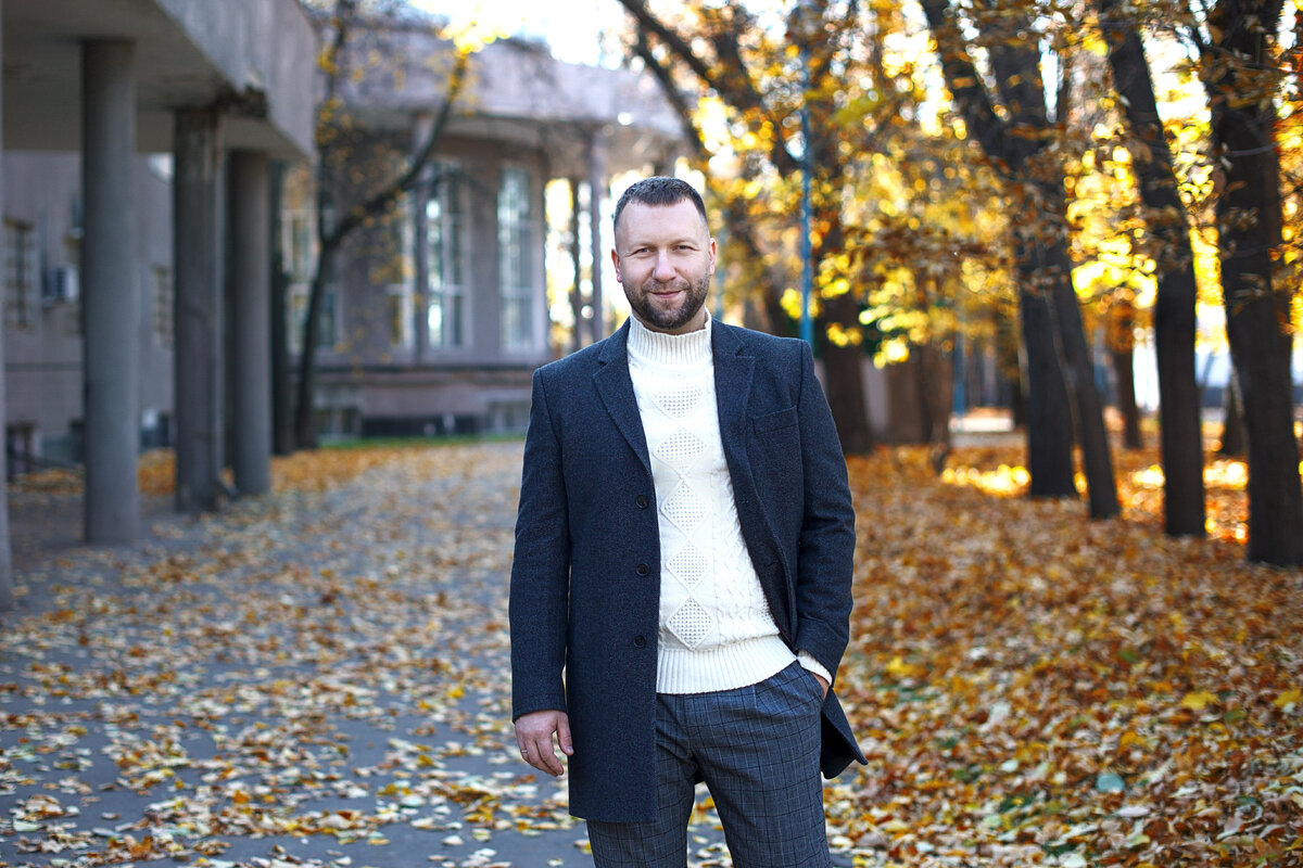 «Мосигра» появилась 10 лет назад и за это время стала одним из лидеров рынка настольных игр, открыла 78 магазинов и обзавелась собственным производством. Основатель компании Дмитрий Кибкало рассказал «Гудвилл.онлайн» о лайфхаках, которые помогают ему успешно выстраивать отношения с партнерами и развивать бизнес. 