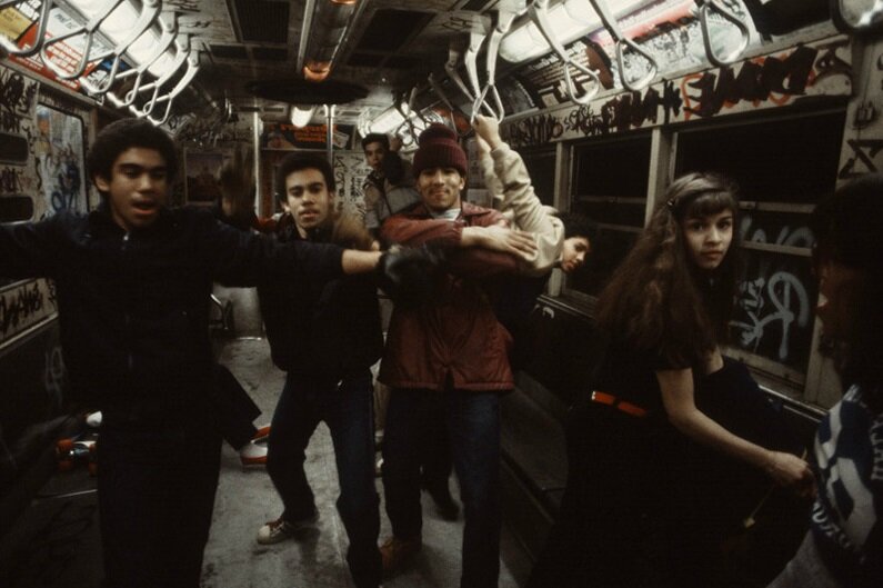 Всем доброго времени суток,  сегодня пробую себя в жанре эссе, опишу немного своих мыслей. Поговорим о проблемах в жизни, тому как многие сами создают их себе и обсудим как же выйти из этой ментальной ловушки.