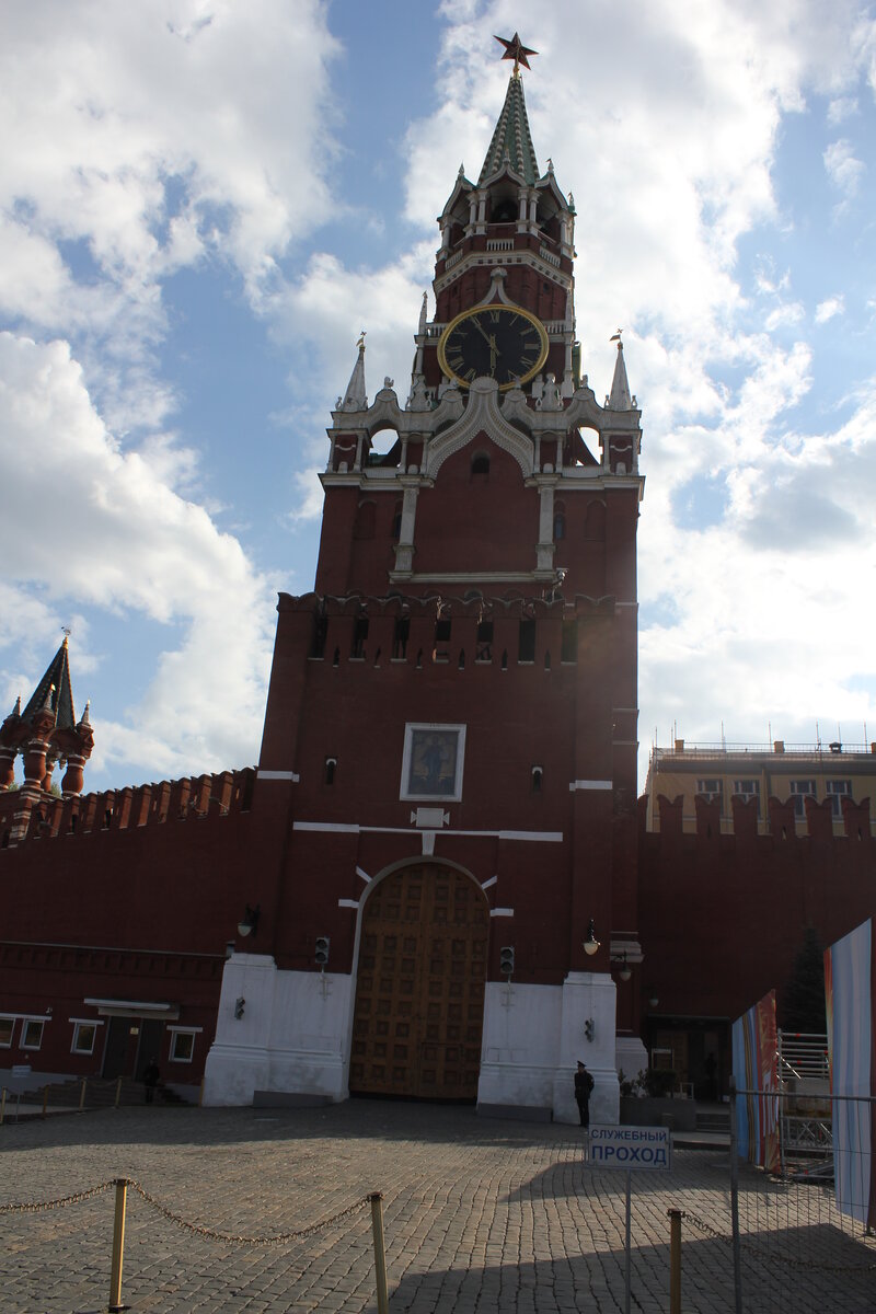 Фото спасской башни кремля в москве крупным планом