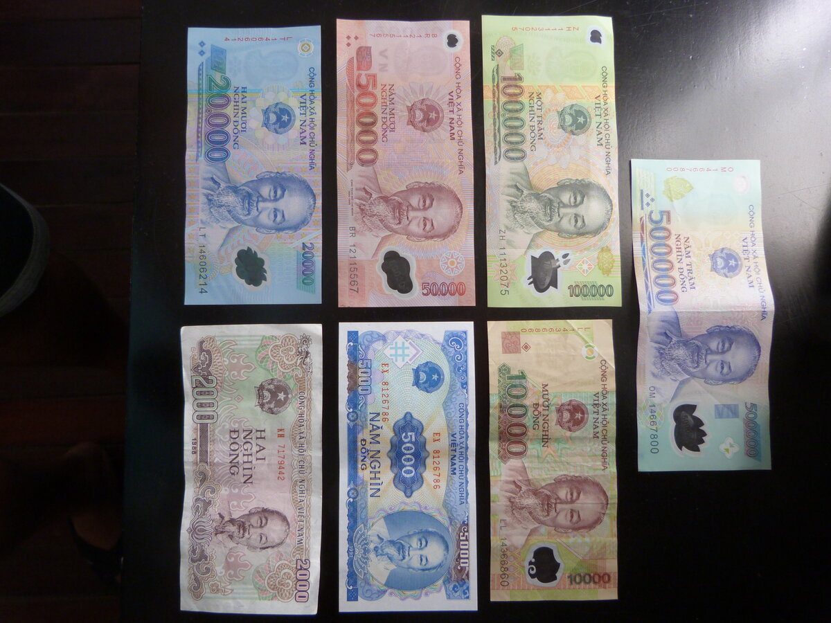                                         Деньги во Вьетнаме пластиковые, не боятся влаги