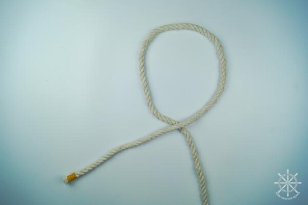 Как вязать кабестановую петлю - шаг 2