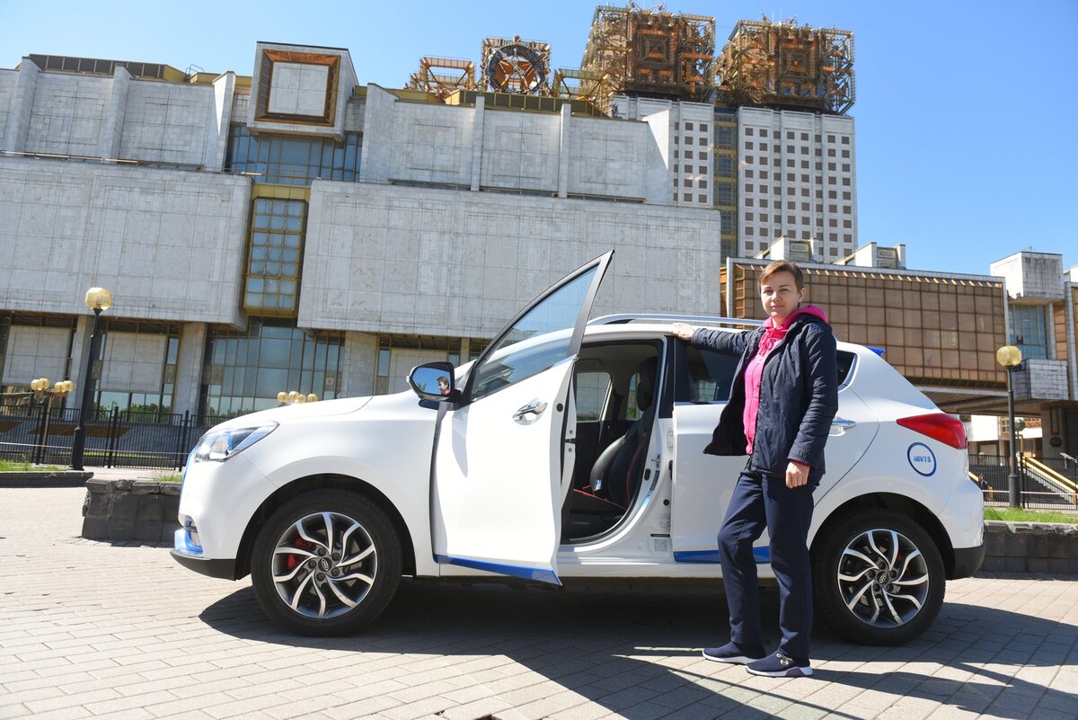  
Фото: Александр Кожохин, «Вечерняя Москва»Корреспондент «Вечерней Москвы» Мария Гусева протестировала китайский хэчбек «Джак» (JAC)Фото: Александр Кожохин, «Вечерняя Москва»