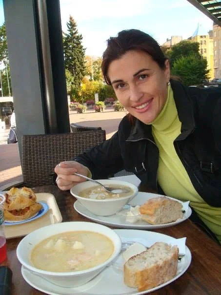 Та самая уха в кафе, рядом со стоянкой яхт-клуба в порту Хельсинки. Кто будет - обязательно загляните и попробуйте, вкус словами не передать.