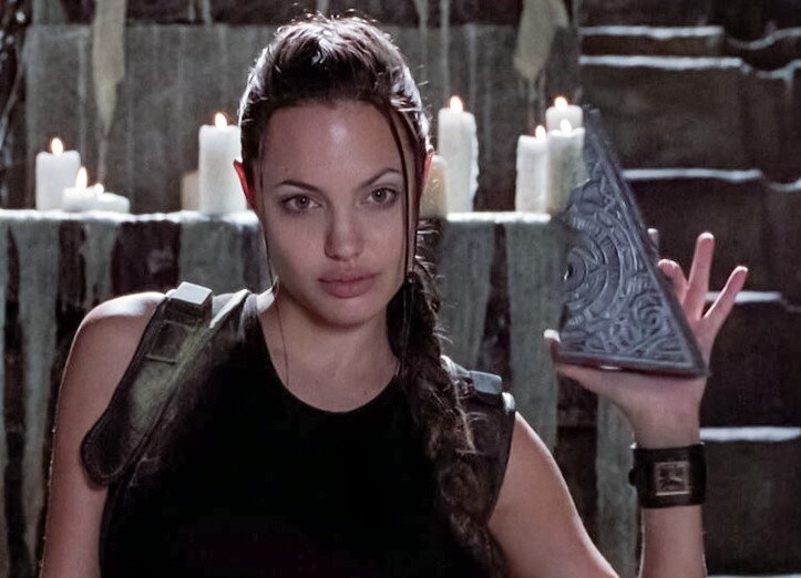 Анджелина Джоли в роли Лары Крофт