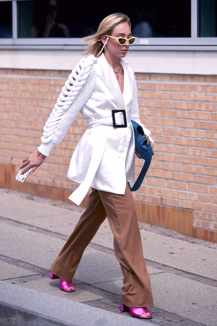                                                  Пояс с джемпером и брюками свободногокроя