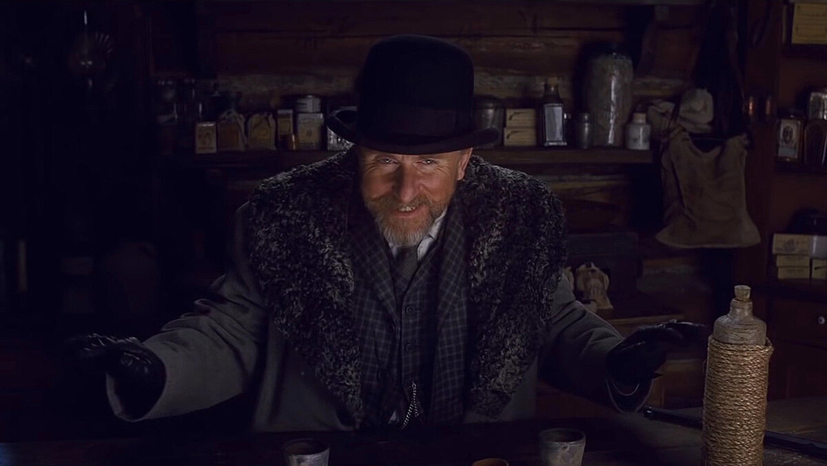 Тим Рот тут кстати является отсылкой на самого себя из образца 90-х (Бешеные псы). Поняли, почему?