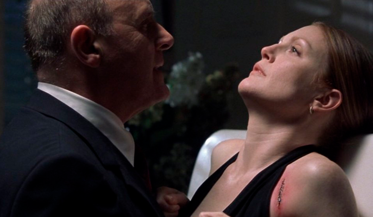 Энтони Хопкинс и Джулианна Мур, кадр из фильма «Ганнибал»