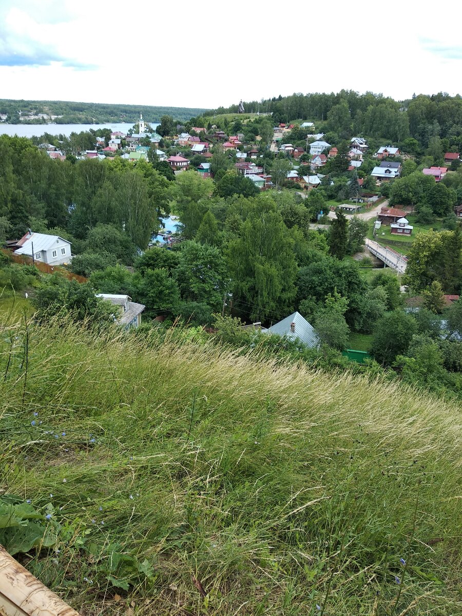 Побывали в г.Плес - русской Швейцарии.Место очень живописное. Здесь находится музей Левитана.