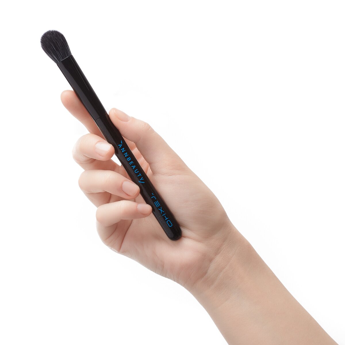 Кисть и Annbeauty T5 в руке