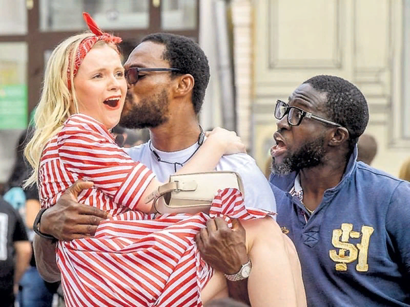 чм 2018 девушки и иностранцы. русские наташи чм 2018. девушки россии. иностранцы в россии. иностранные девушки.