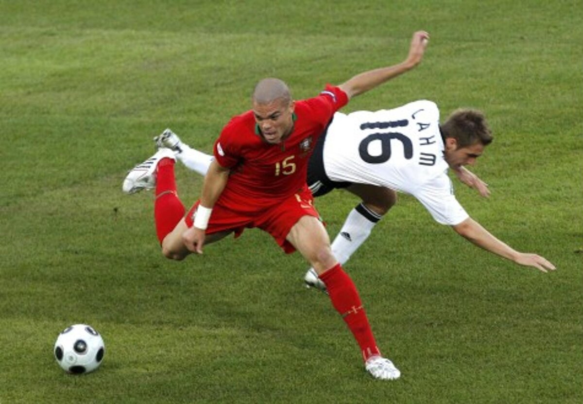 В борьбе Пепе (№15) и Лам (№16). Источник: Dozor.com.ua