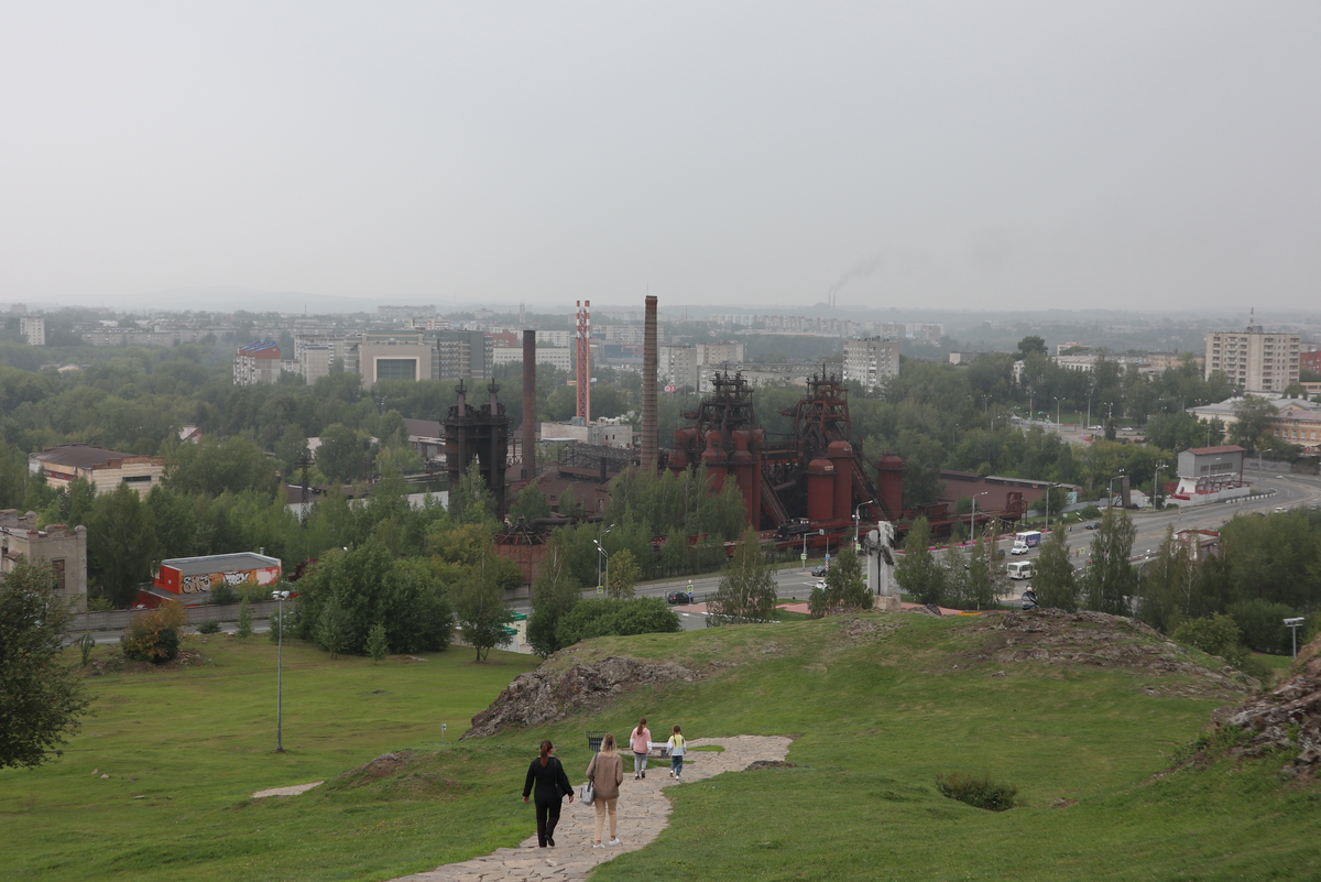 Единственный в России музей-завод. Это бывший железоделательный завод он же позже металлургический завод имени Куйбышева в городе Нижний Тагил.