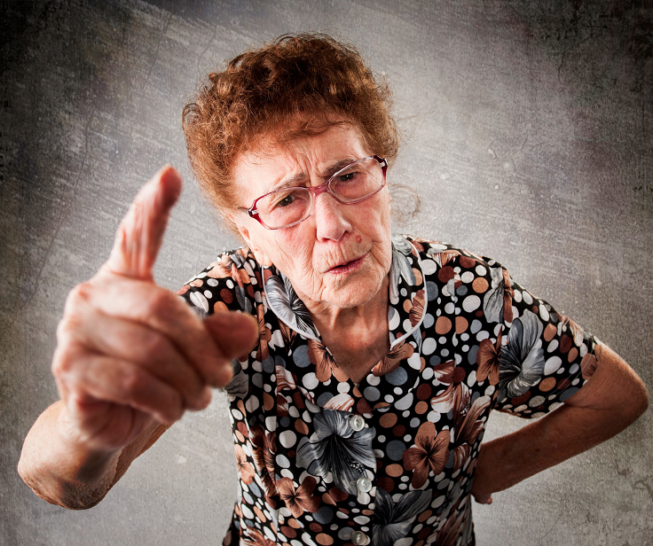 Жалко камер в доме нет, чтобы я прям при ней показала, как она украла моё кольцо 