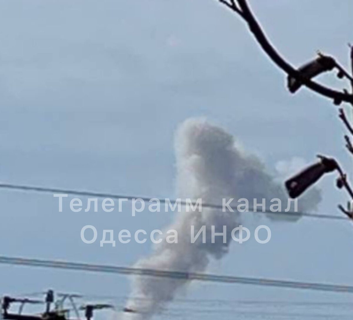 Удары по одессе 2024. 23 апреля попадание в дом в одессе. Удары по одессе 2024. Удары по одессе 2024. Удары по одессе 2024.