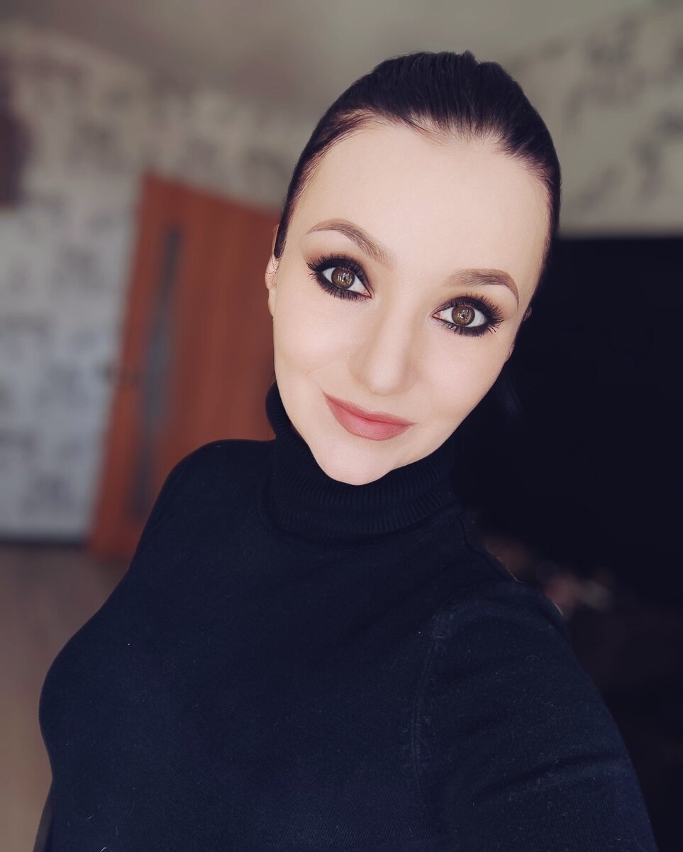 «Я хочу начать, но боюсь, что мое окружение меня не поймёт и будут смеяться над моей работой» — такое сообщение недавно я получила в директ📨

Первая мысль после прочитанного: «Но что плохого в работе? Разве есть в этом что-то постыдное? Тли дело в том, что работа удаленная?» 🤔

Я сделала для себя один вывод и хочу рассказать о нем и вам тоже:👇🏼

—💡Если вы будете слишком сильно переживать из-за необоснованного мнения окружающих, вы начнете забывать о том, что оно субъективно и не имеет ничего общего с реальным положением вещей.
 Если в их понимании эта работа что-то позорное, то это не меняет истины. А истина в том, что вы изначально для себя решили, что в вашей работе нет ничего плохого. 
Сейчас фрилансеры даже известные люди и они открыто говорят об этом и даже гордятся своей деятельностью.💪

 Так почему  же вас должно останавливать мнение людей, которые далеко не те, на кого вы бы хотели равняться ? 🤔

—💡 Для того, чтобы достичь успеха в работе, вы должны развивать свои сильные стороны и минимизировать все свои слабости.
 Но как можно сделать это, если вы слишком поглощены взглядами и мнениями других людей? 

‼️Сфокусируйтесь на саморазвитии, а не на обдумывании мыслей окружающих и тогда результаты не заставят себя ждать🤗

Проходи регистрацию по ссылке и присоединяйся в крутой проект #ФАБЕРЛИКОНЛАЙН, где я буду твоим наставником и другом 24/7 😉

https://smmonlain.com/732795841