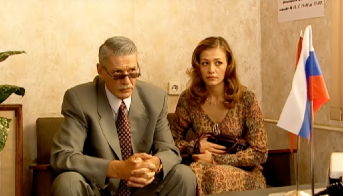 Александр Абдулов (Лавр) и Екатерина Волкова (Ольга Кирсанова). Кадр из кинофильма "Next 3", 2003 г., режиссер Олег Фомин, сценарист Алексей Тимм, композиторы Юрий Матвеев, Артем Якушенко (скриншот)