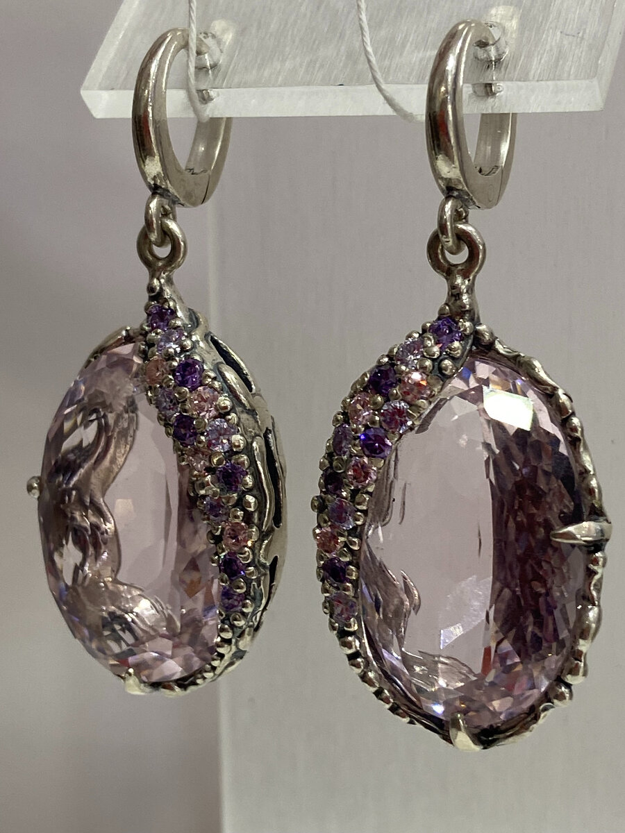 CELEBRITY - украшения, мода, стиль. Можно заказать онлайн.