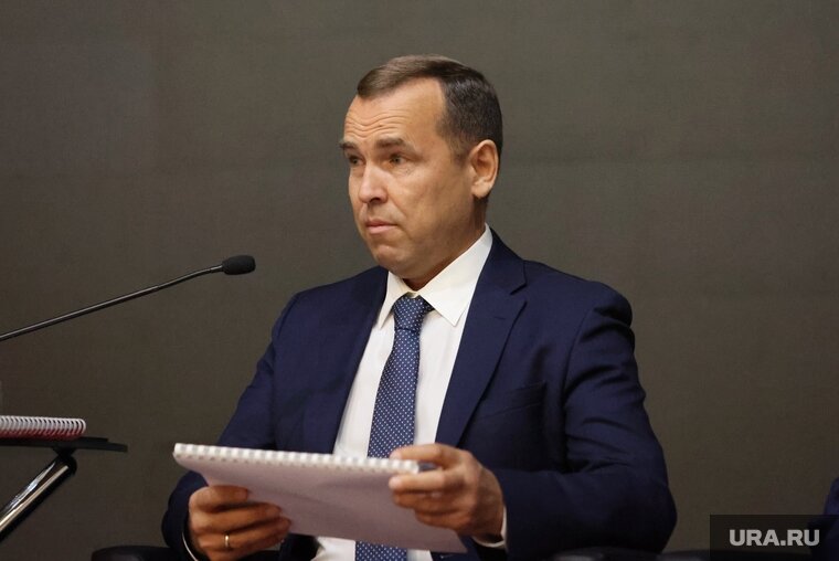    Шумков заявил, что чиновник мэрии Шадринска уволен из-за срыва ремонта исторических домов