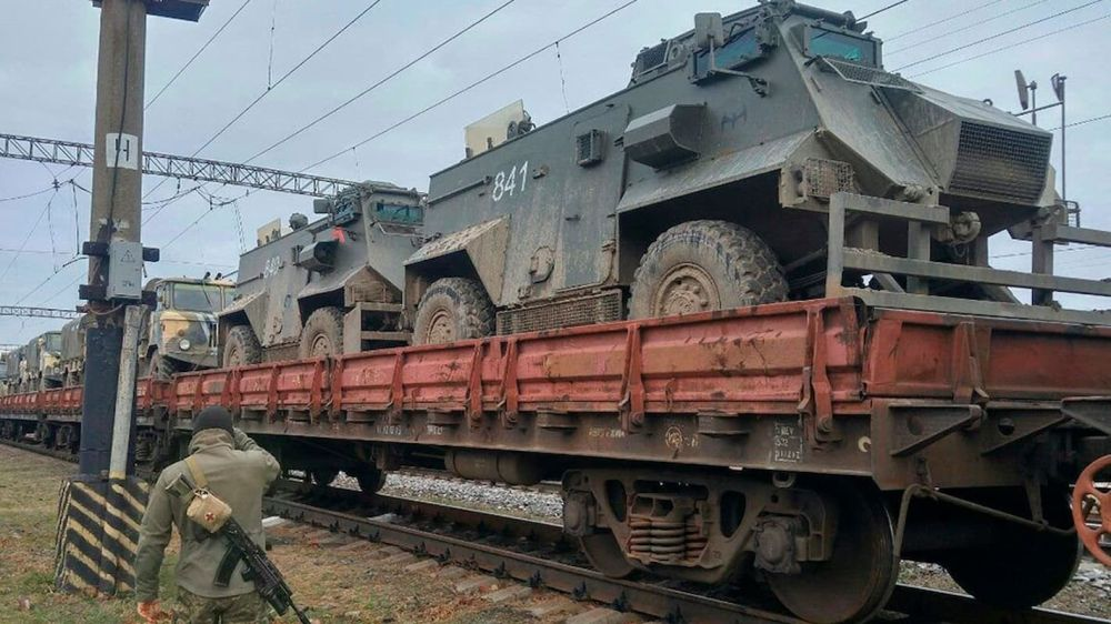Поставки военной техники на Украину