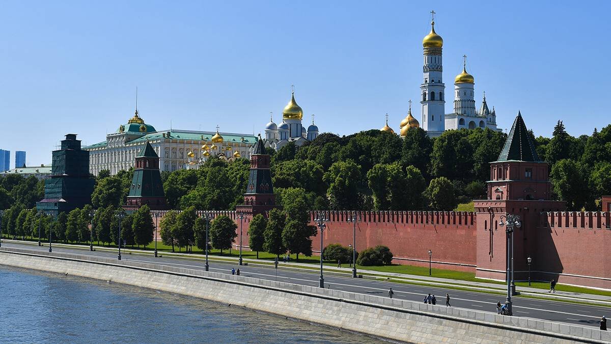 Кремль с Пречистенской набережной