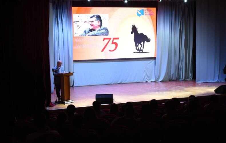 В Степанакерте отметили 75-летие со дня рождения поэта Вардана Акопяна. Фоторяд