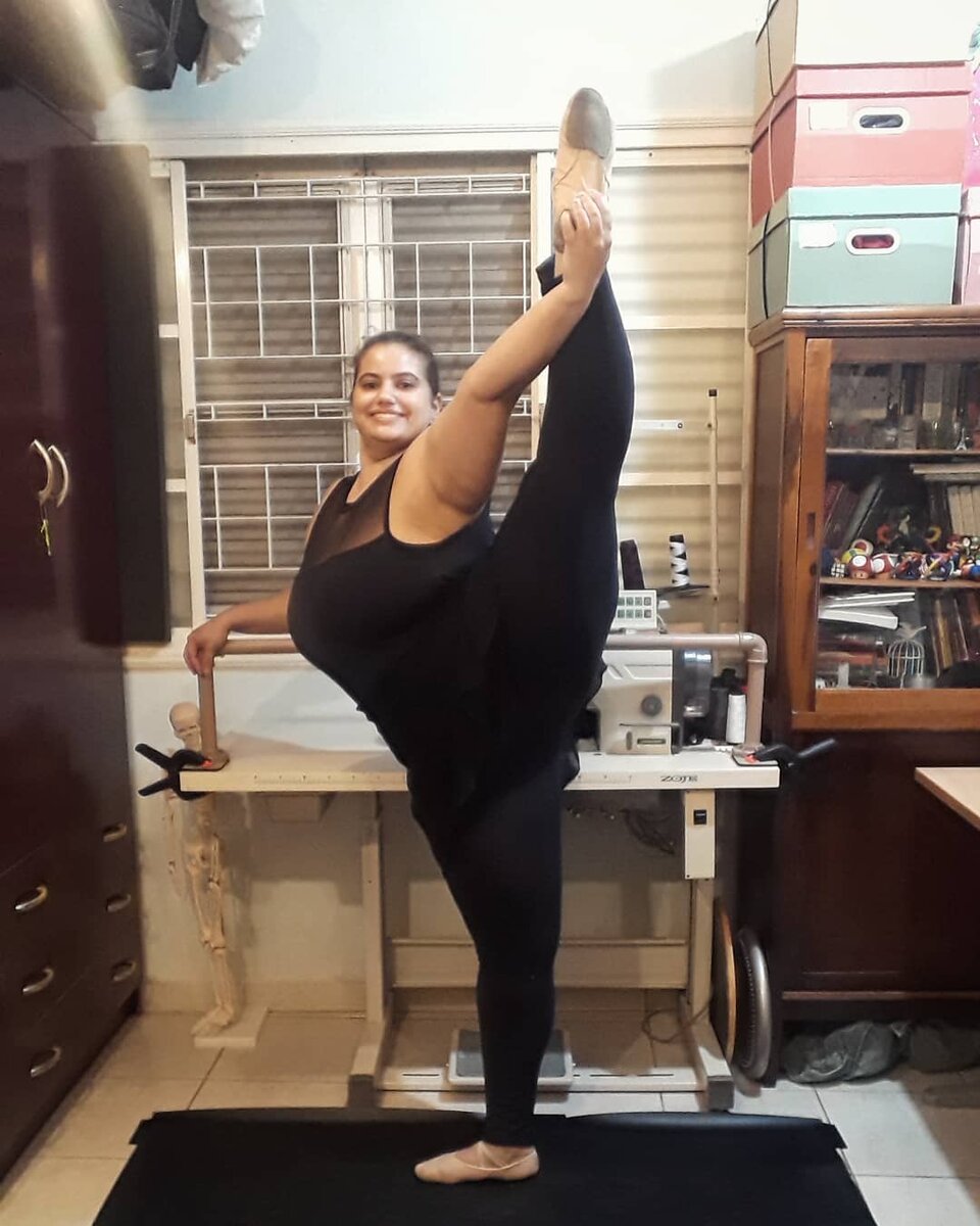 https://img-cdn.brainberries.co/wp-content/uploads/2020/12/plus-size-na-puantah-brazilskaya-balerina-s-formami-9.jpg