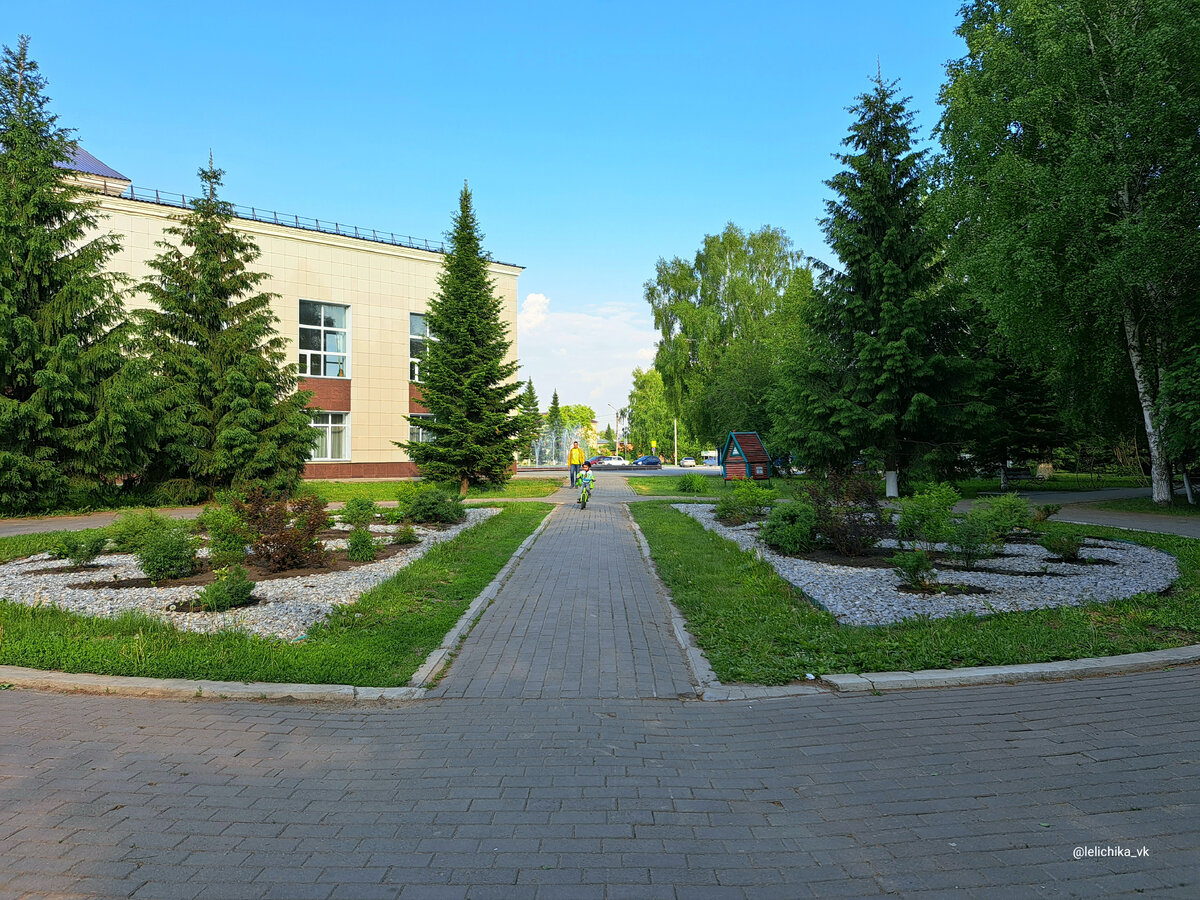 Листайте карусель