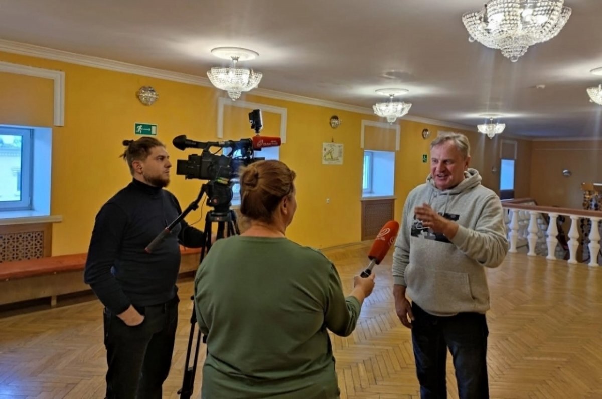    Актёр Курского драмтеатра Андрей Колобинин стал заслуженным артистом России