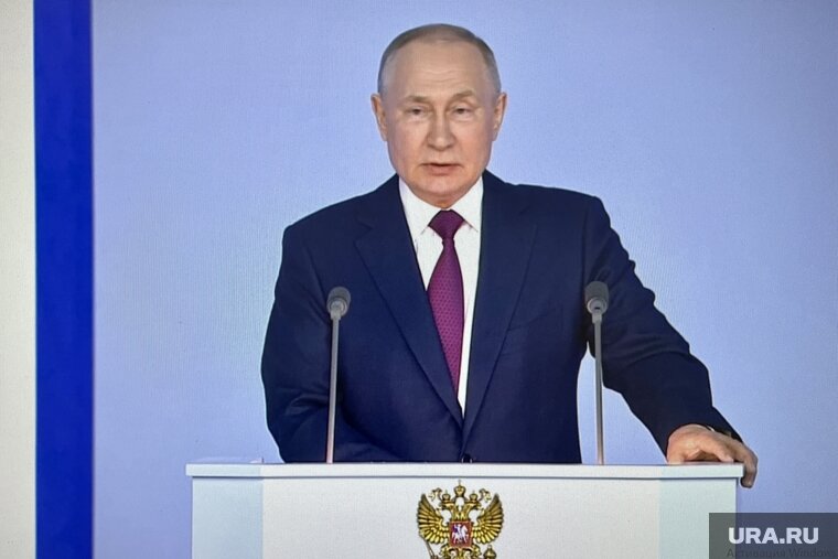    Президент наградил челябинцев орденами и почетными званиями