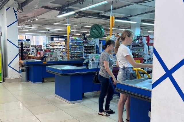    Продуктовый магазин в ТЦ «Площадь» 24 июня. Фото: АиФ-Ростов/ Мариам Папахчян