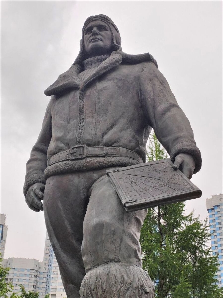 Памятник летчику Михаилу Водопьянову в парке «Ходынское поле» в Москве. Источник — dzen.ru/pa_myatnik 