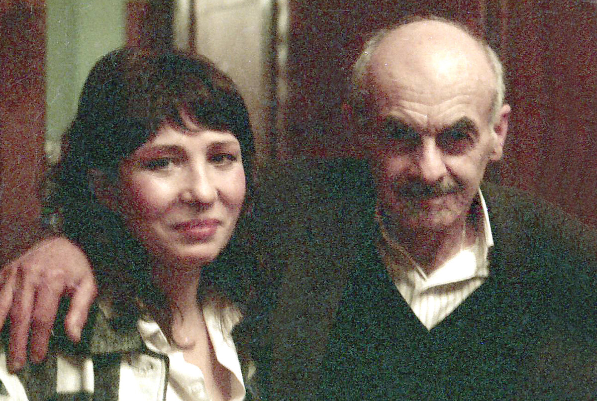 Елена Камбурова и Булат Окуджава. Фото: личный архив н.а. РФ Елены Камбуровой
