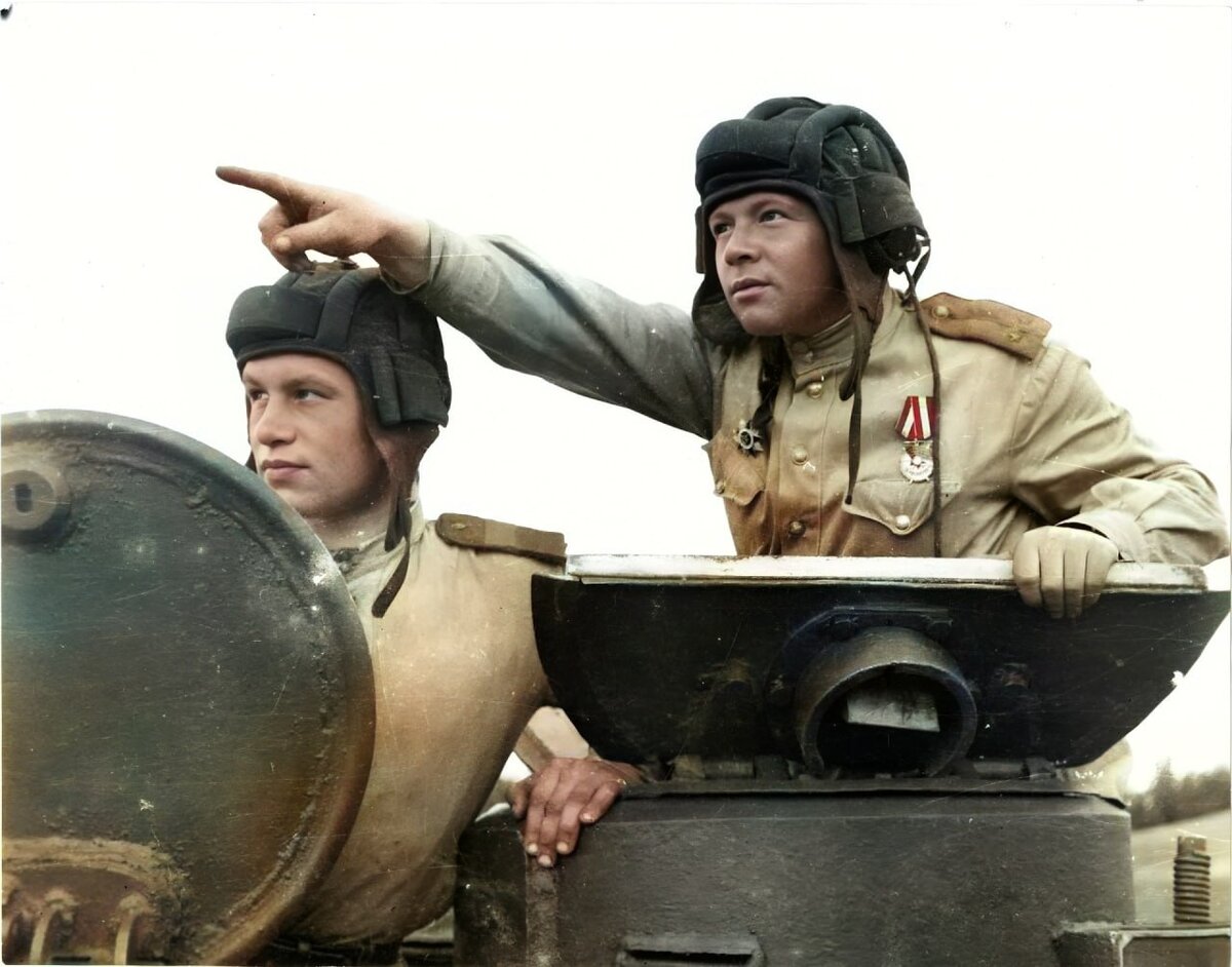 Кадр из фильма "Чёрные ножи - освободители Европы"