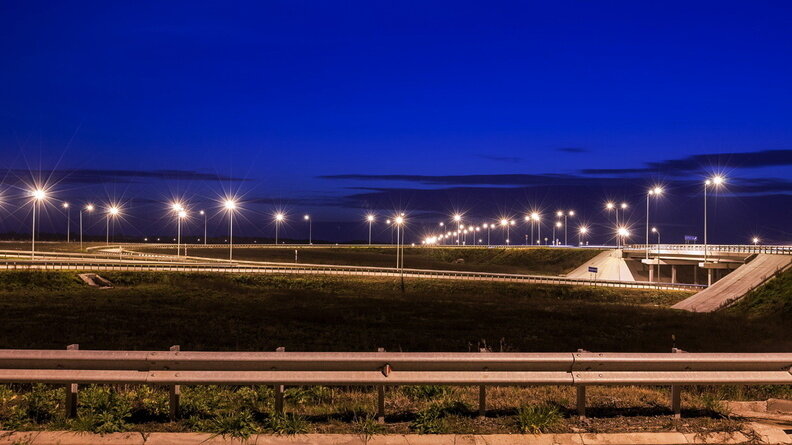     Часть жителей Ростова-на-Дону проснулась ночью в субботу из-за громких звуков, сообщили они в соцсетях.