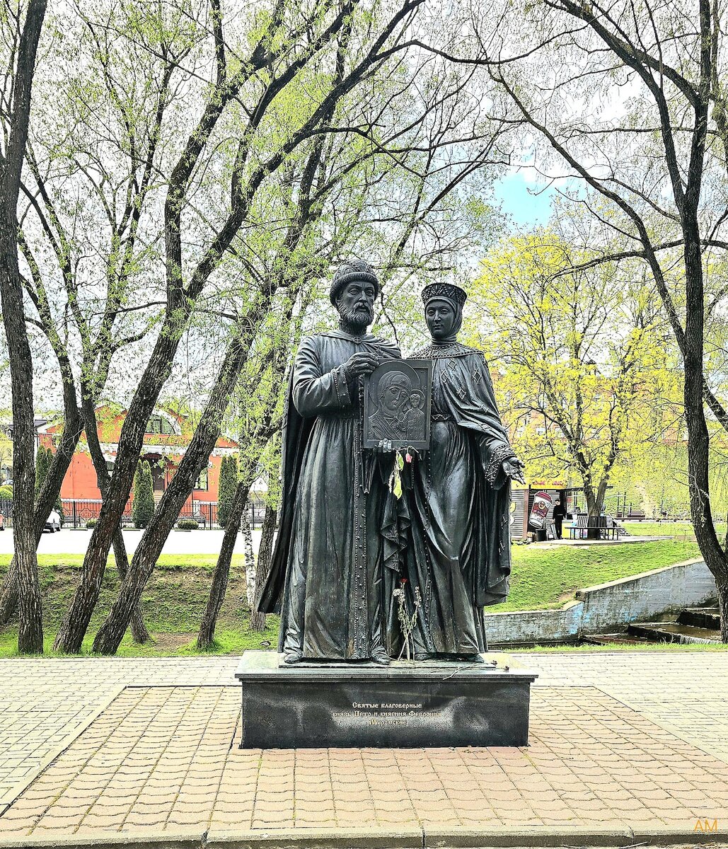 памятник петру и февронии в санкт петербурге в политехе