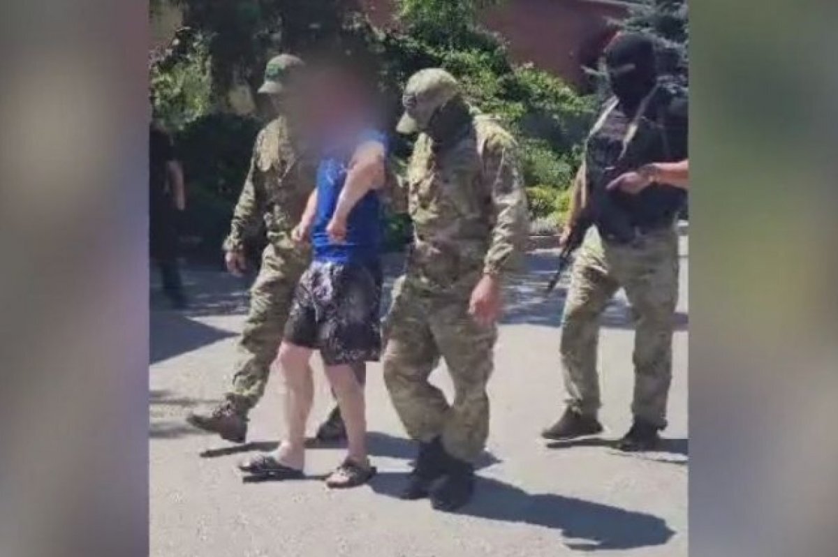    Двух парней, вымогавших деньги в Пятигорске, поймали полицейские