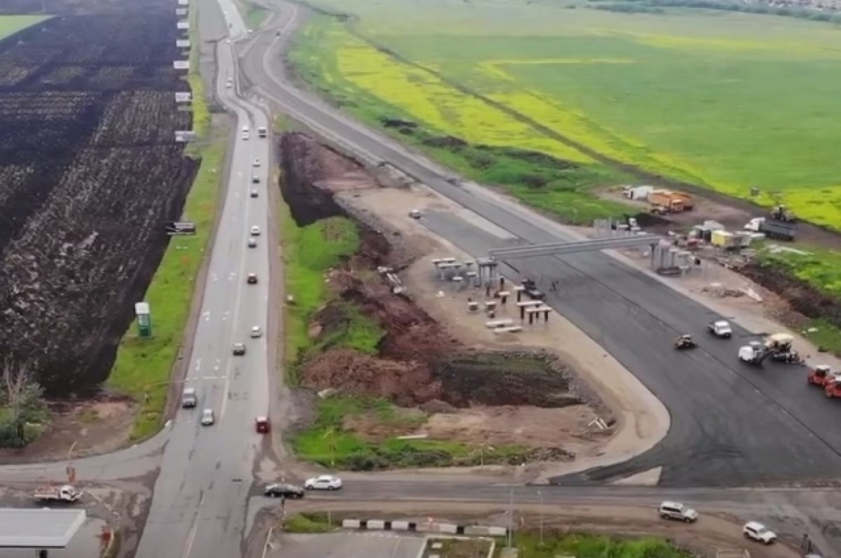    Подрядчик не укладывается по срокам строительства развязки.