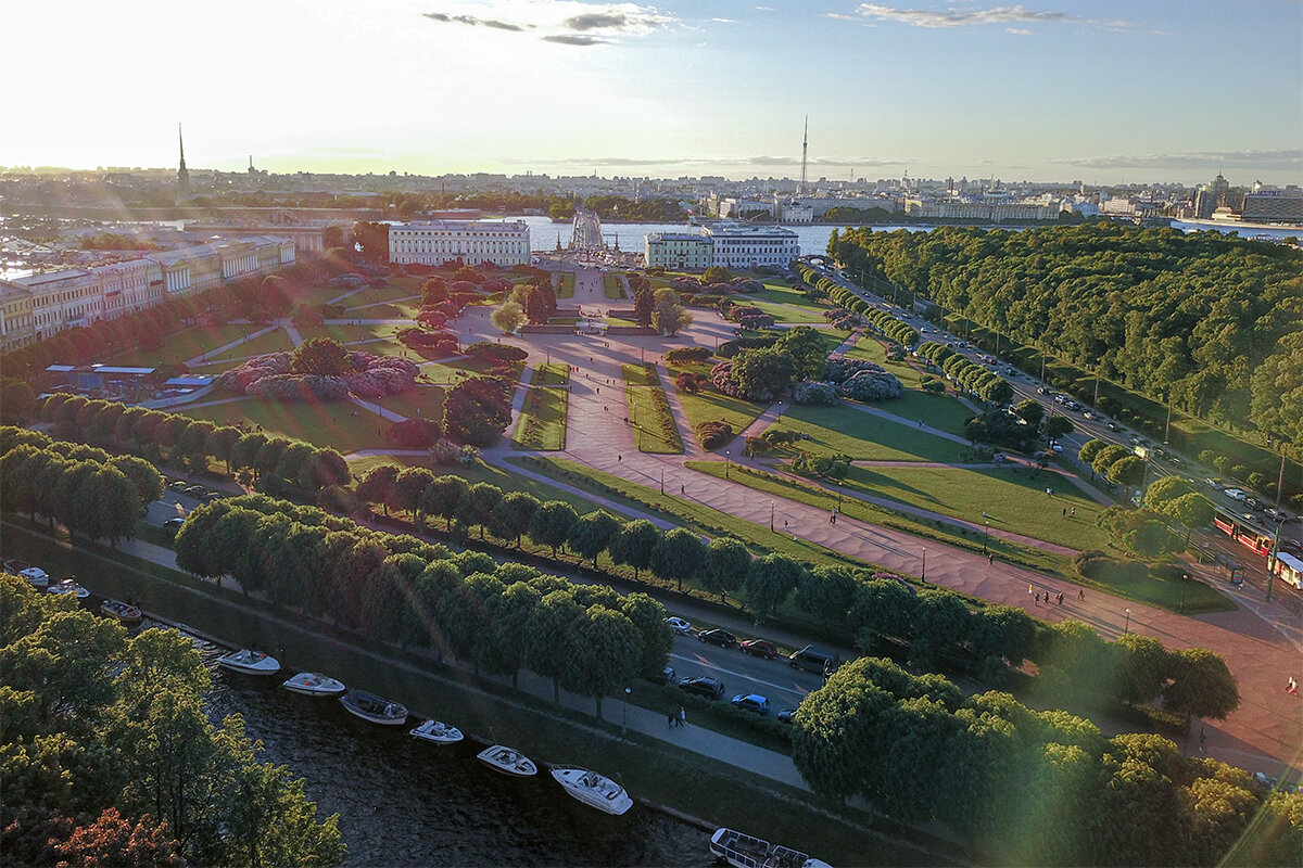 Поле пола спб. Марсово поле в Санкт-Петербурге. Парк Марсово поле СПБ. Марсово поле, Санкт-Петербург, Марсово поле. Летний сад и Марсово поле.