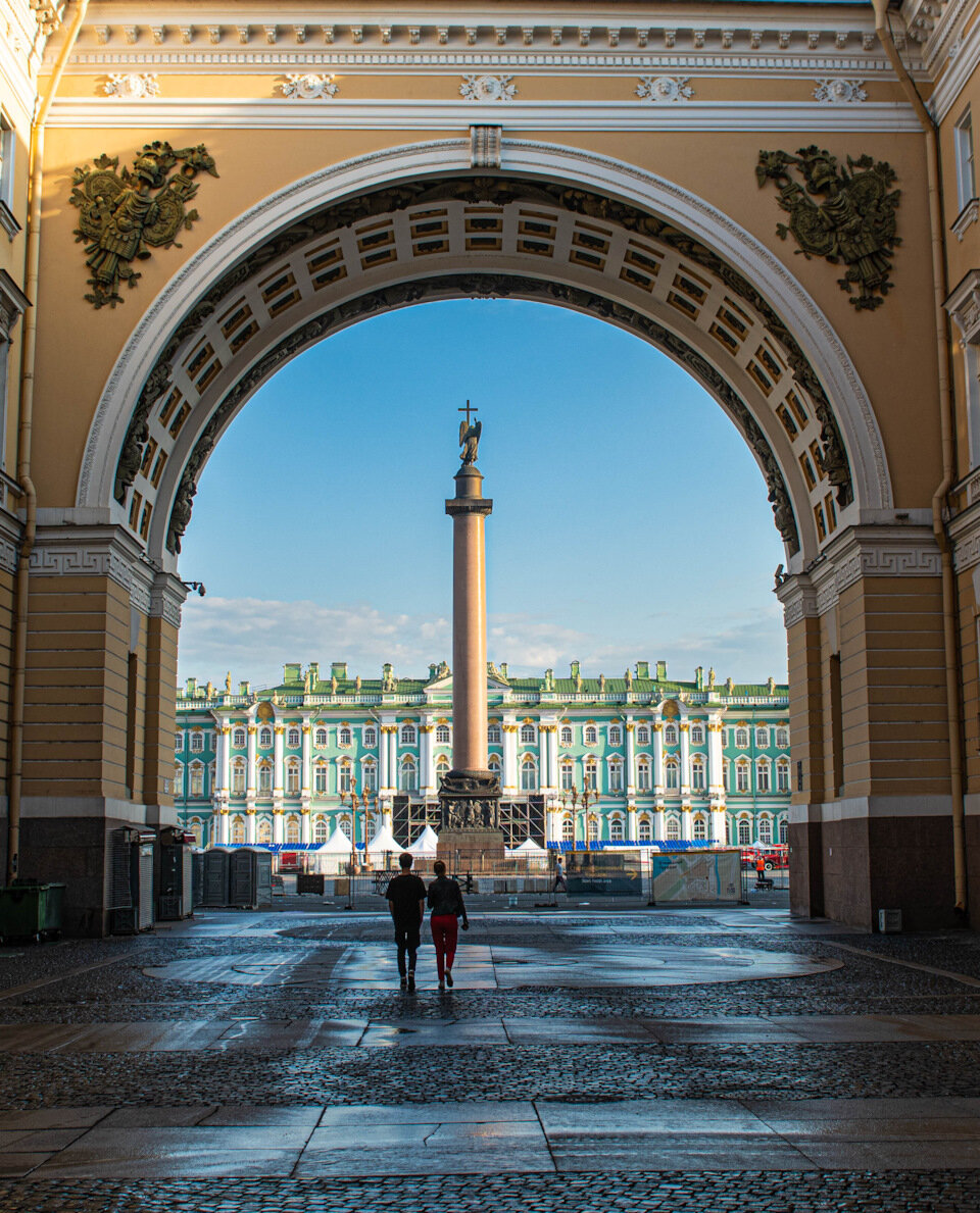 Раннее утро, прогулка после приезда…