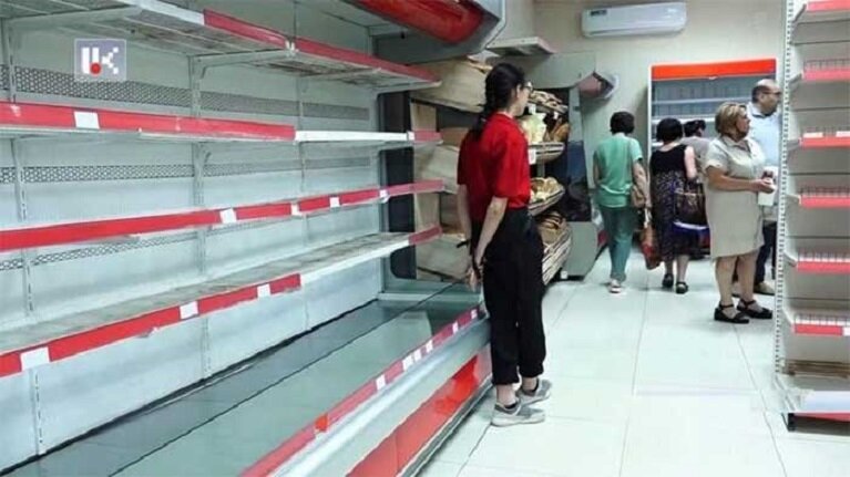 В магазинах блокадного Степанакерта ( - столица Нагорно-Карабахской Республики) пустые полки. Фото из открытых источников сети Интернета