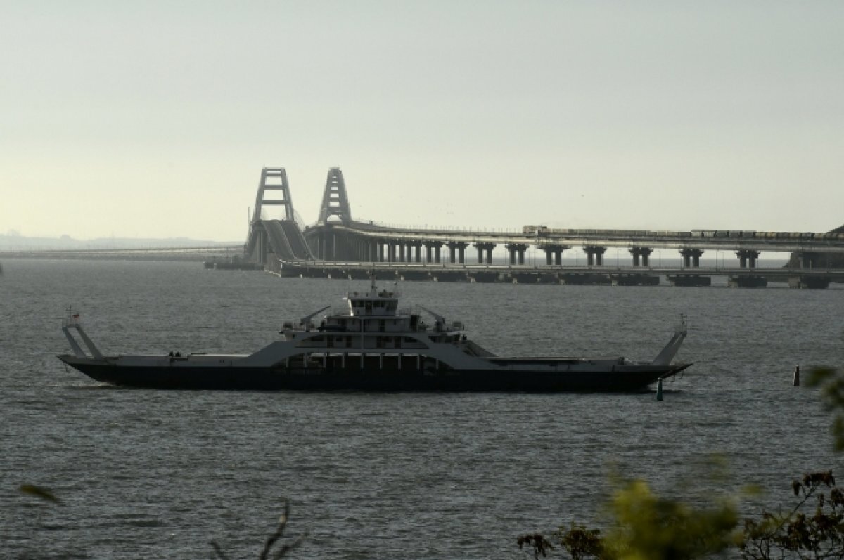    Работа Керченской паромной переправы приостановлена из-за непогоды