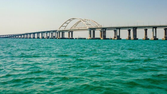    Движение автотранспорта по Крымскому мосту временно перекрыли Алина Городниченко