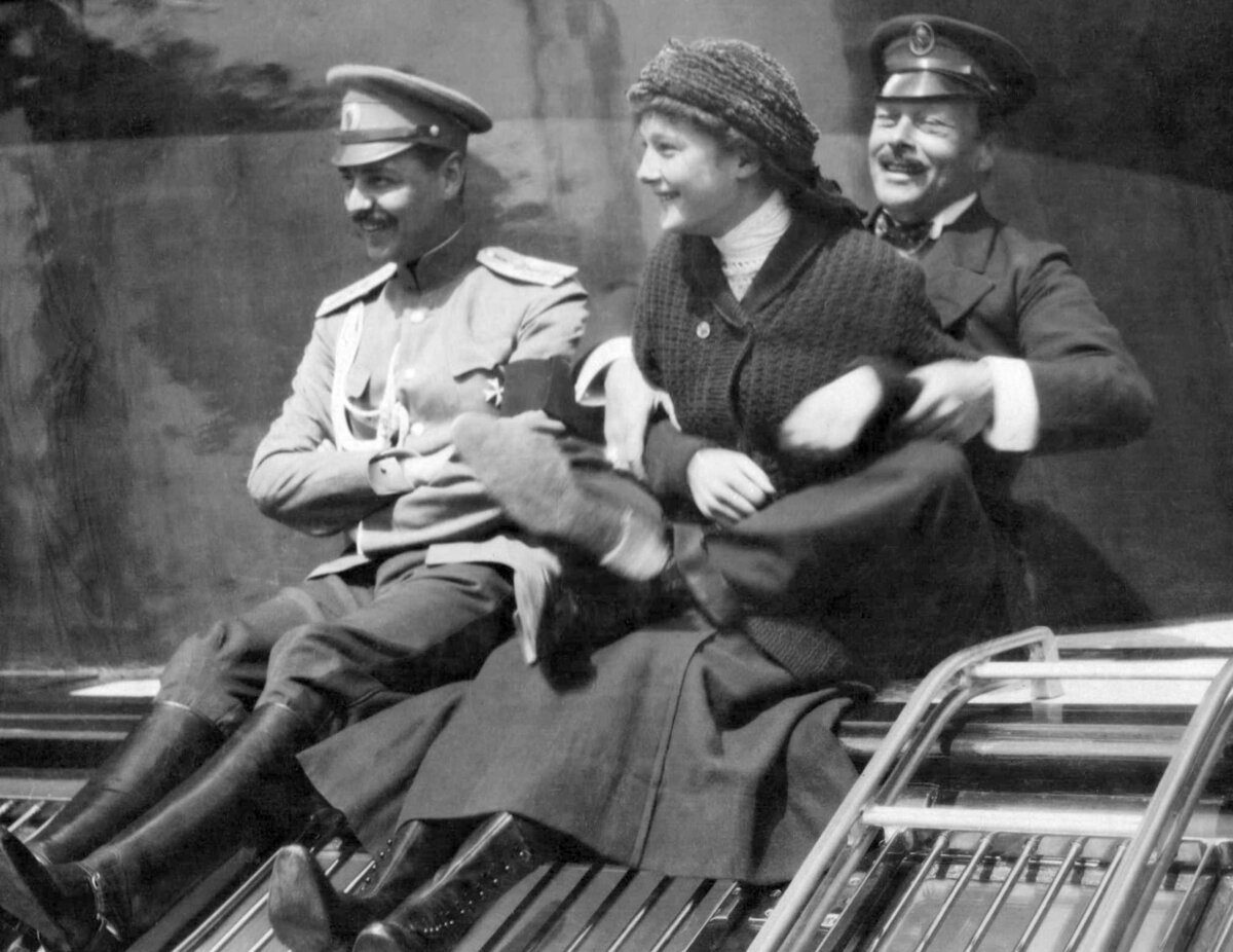 Татьяна и дядя Эрни (Эрнст Людвиг), яхта Штандарт, 1912 год