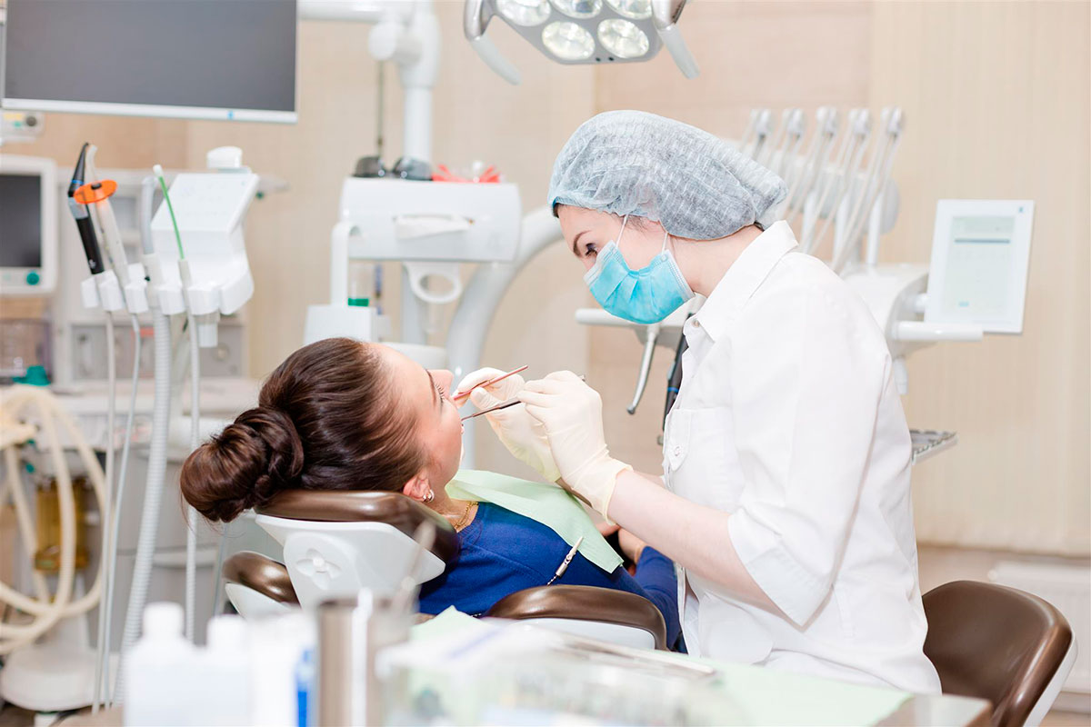Стоматолог. Прием у стоматолога. Стоматологическое обследование. Обследование пациента стоматология.