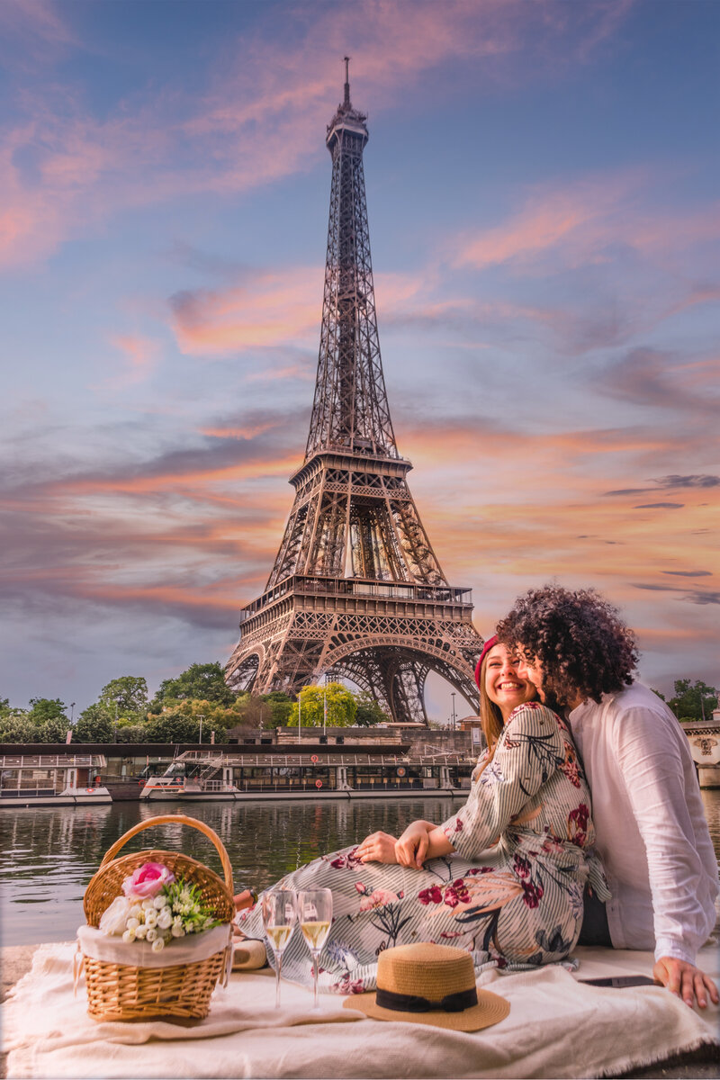 <a href="https://ru.freepik.com/free-photo/happy-couple-having-wine-with-the-view-of-the-eiffel-tower_13555416.htm#query=%D0%9F%D0%B0%D1%80%D0%B8%D0%B6&position=3&from_view=search&track=sph">Изображение от wirestock</a> на Freepik
