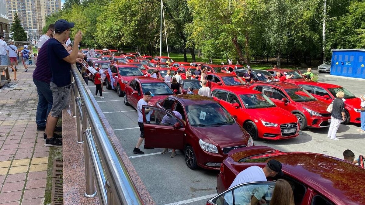     Автопробег стартует в полдень.